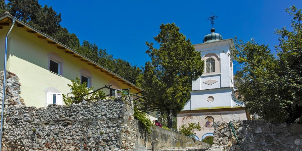 Njemu se ljudi mole za čudo! U ovoj srpskoj svetinji krije se voda kojoj vernici pripisuju posebnu moć, a njihova svedočenja šokiraju (FOTO)