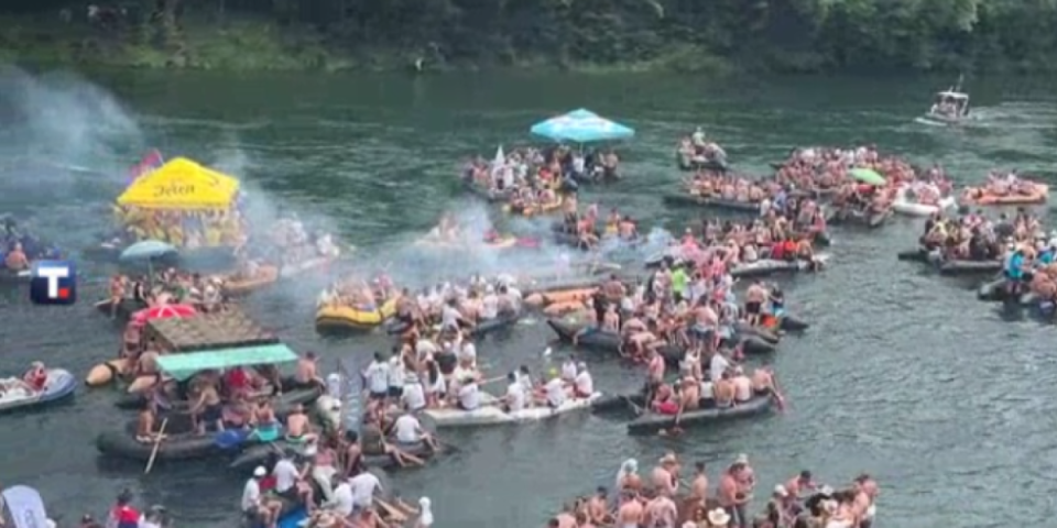 Počelo je! Bajina Bašta ponovo centar najveće žurke na vodi (VIDEO)