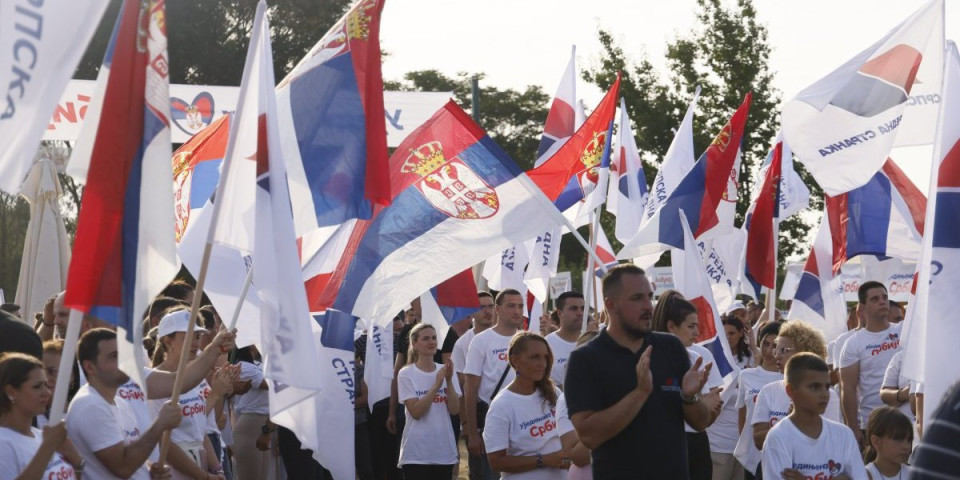 Snažne poruke iz Toplice, Babušnice i Beške! Vučević, Mesarović i Brnabić poručili: "Zajedno ćemo se boriti za Srbiju" (VIDEO)