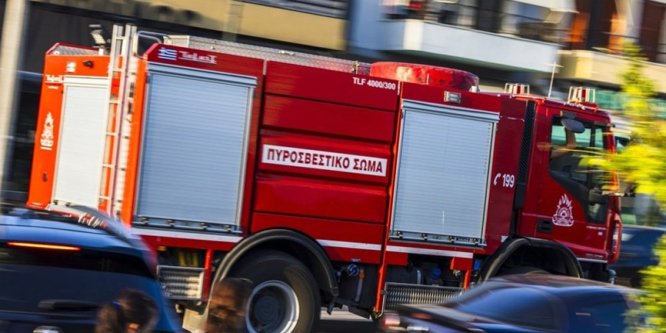 Drama na letovanju u Grčkoj: Izbio požar u poznatom letovalištu, Srbi i lokalci zajedno spasavali decu i gasili vatru!