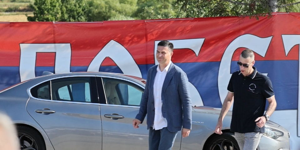 Veličanstveni prizori iz Svrljiga: Narod se digao na noge, Pavlović i Davidović dočekani ovacijama! Atmosfera koja ostavlja bez daha (VIDEO)