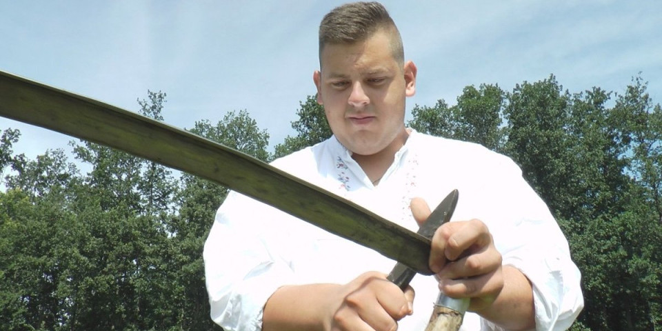 Svi kose, a Vuk najbolji! Mladi Čačanin petostruki šampion Kosidbe na Rajcu