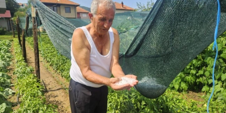 Sastavilo se nebo i zemlja, pa udri! Pune šake ledenica