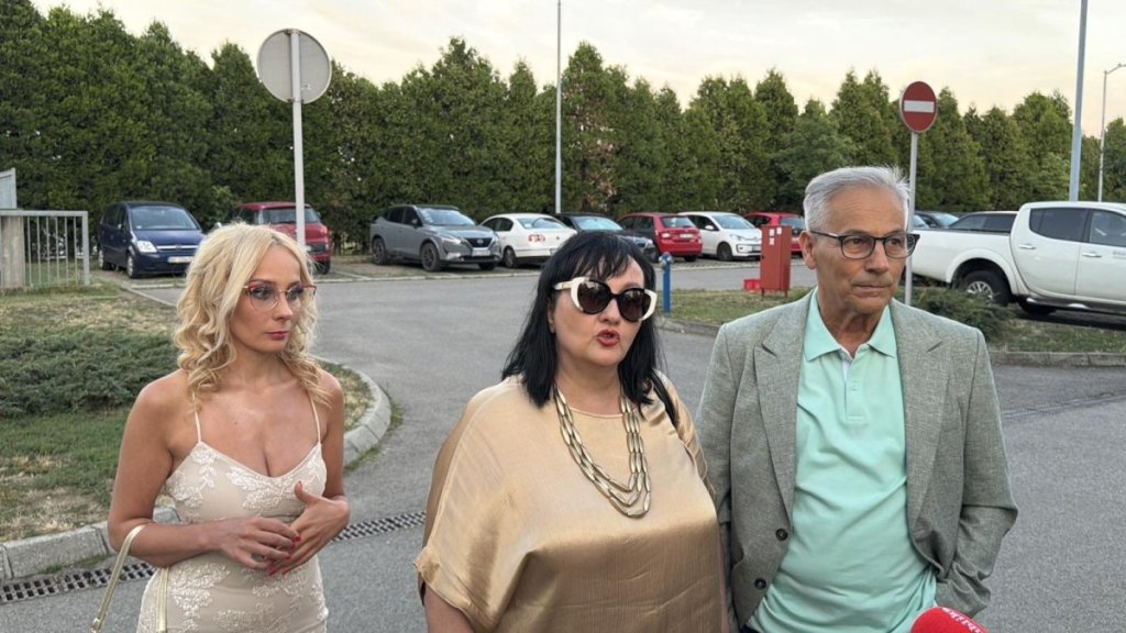 "Unajmićemo joj privatno obezbeđene": Porodica zadrugarke besna stigla na finale, javno zapretili njenom bivšem