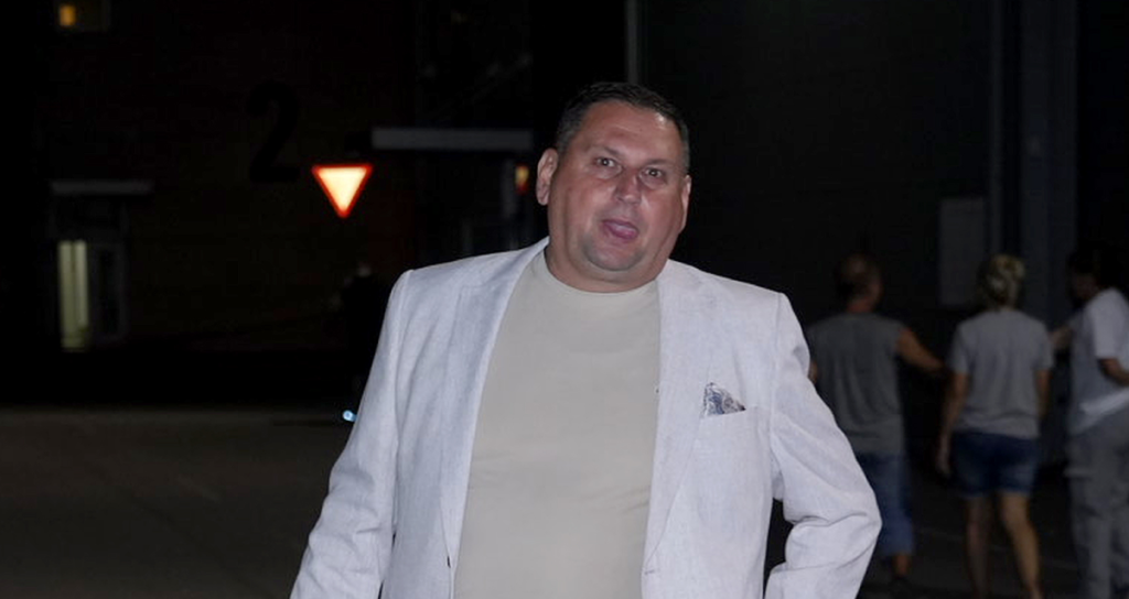 Narod ga sačekao na zicera! Taki umislio da je urednik pa počeo da preti novinarkama: Uvrede pljušte ispod snimka bahaćenja