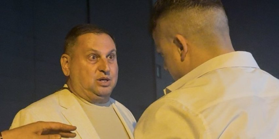 Krvoproliće izbegnuto za dlaku? Najpoznatiji tata u Srbiji divlja u Šimanovcima - Ekipa Informera snimila svađu