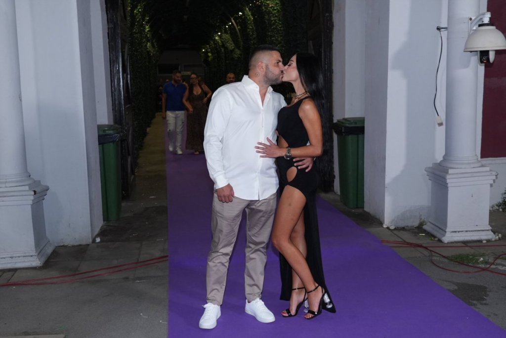 Bauštelac udario na porodicu! Asmin bez milosti opleo po roditeljima i sestri - Morao je ovo zbog Maje?