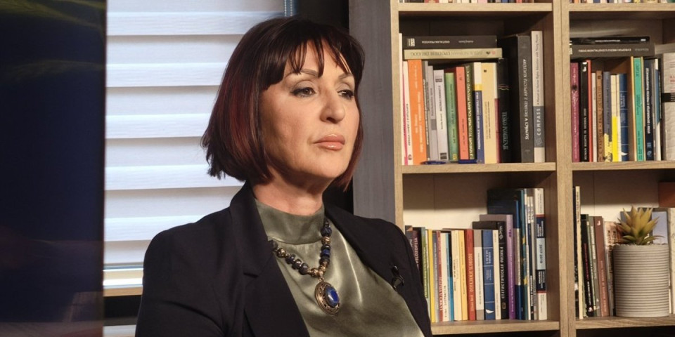 Otac mu nije otac, deca nisu njegova! Jeziva kampanja protiv Vučića - u sve se uključila i blokaderska tužiteljka (VIDEO)