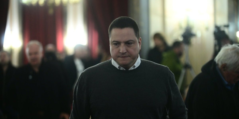 Kad je dosta?! Odmetnuti socijalista pljuje Vučića i ruši državu: Ružiću, idi u opoziciju!