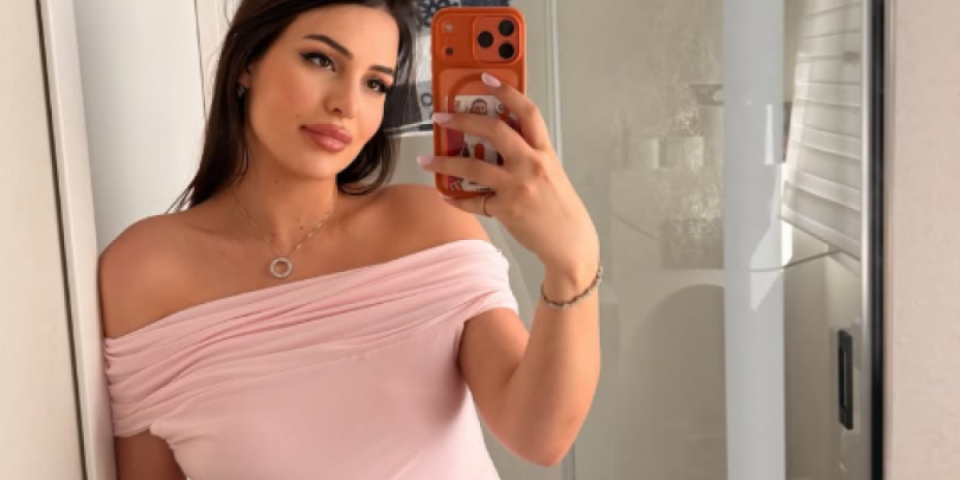 Prve fotografije Anastasije kao trudnice! Krila devet meseci stomak, pa iznenadila Srbe rođenjem malog Ilijana
