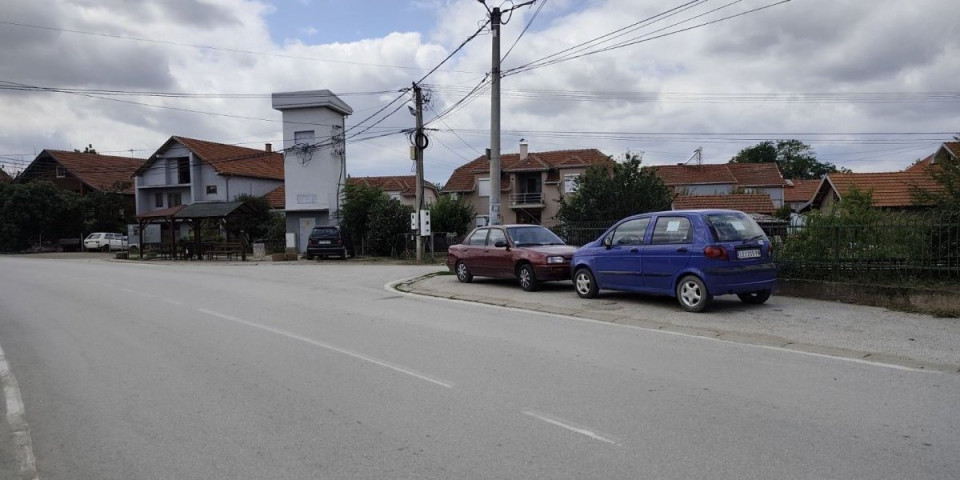 "Nudio joj sladoled, pa joj skinuo šorc": Oglasila se majka devojčice koju je komšija na silu odveo u kuću u Leskovcu (FOTO)