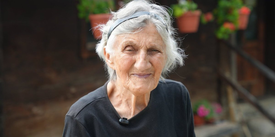 "Još bih ga nosila da mi je poživeo": Potresna i ponosna ispovest bake Olge (85) koja je bolesnog sina 60 godina nosila na leđima