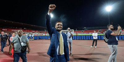 Ovako se pozdravlja legenda! Tadić zapevao sa navijačima Ajaksa