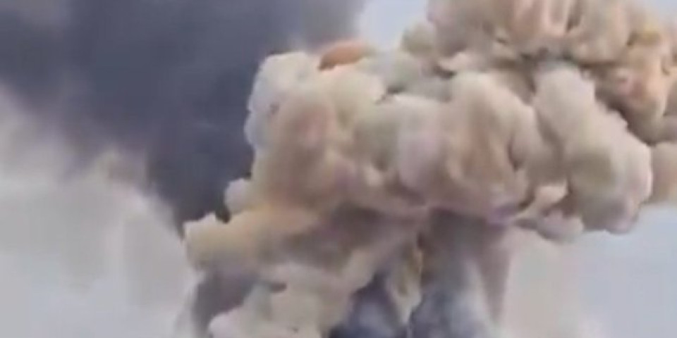 Stravična eksplozija potresla Englesku: Više od 100 vatrogasaca u borbi sa vatrenom stihijom (VIDEO)