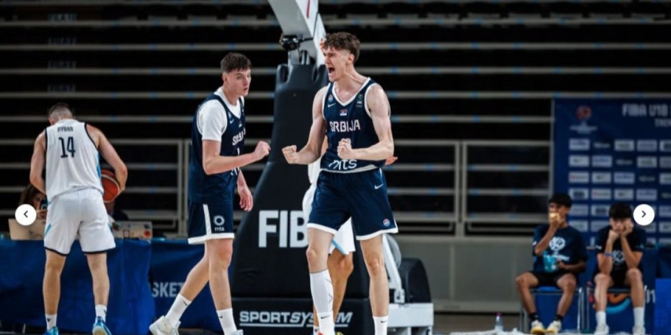 Sada i juniori idu po medalju: Silovit start Srbije na Evrobasketu