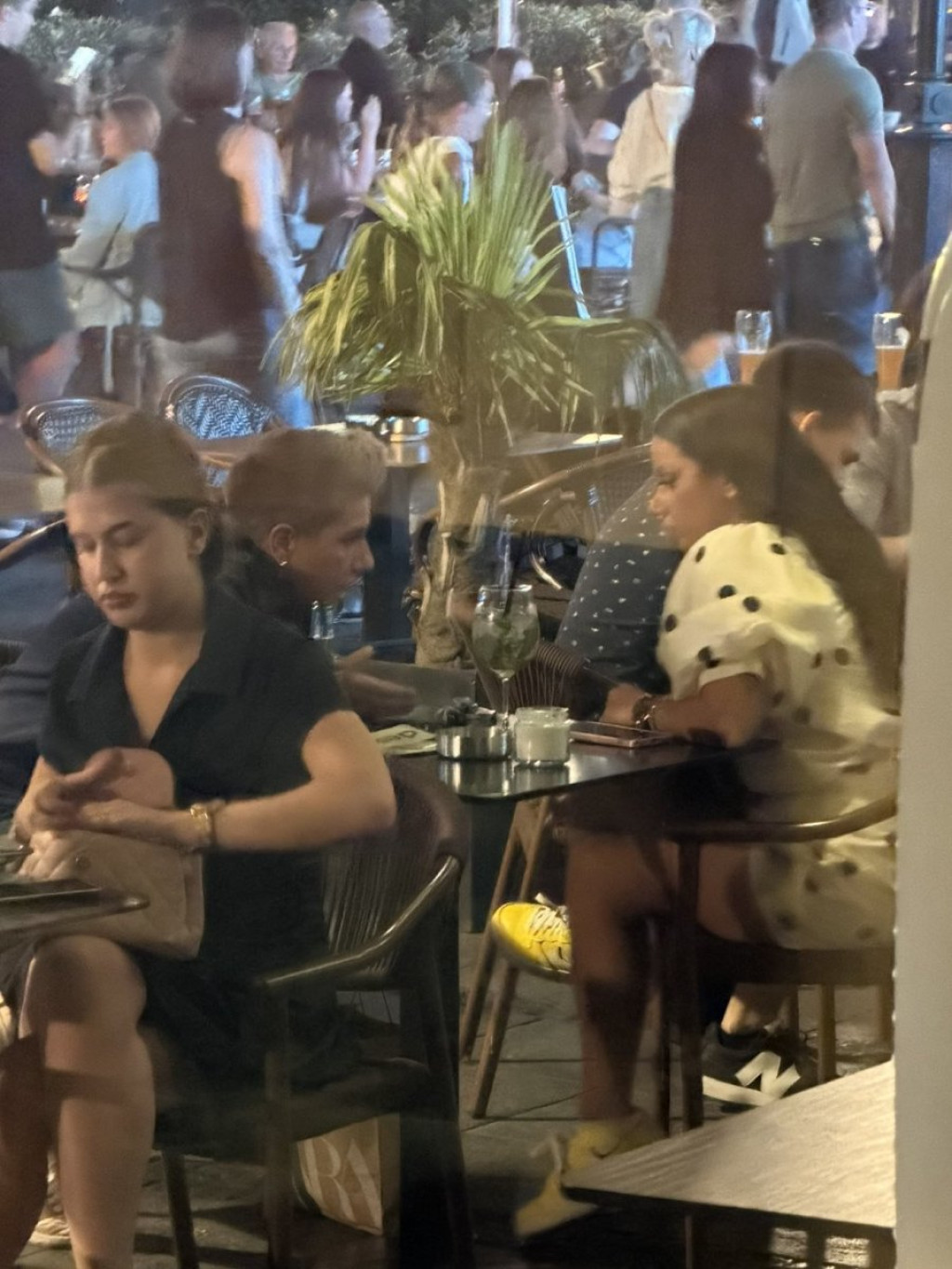 PAPARACO! Selo je se odreklo zbog afere s ženom! Matora i Dragana nastavile po svom - Ceo grad ih gledao