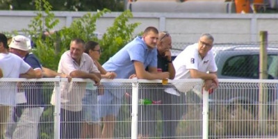 Nije more, nije luksuz! Jokić na dobro poznatom mestu, sa sve pivom u ruci (FOTO)