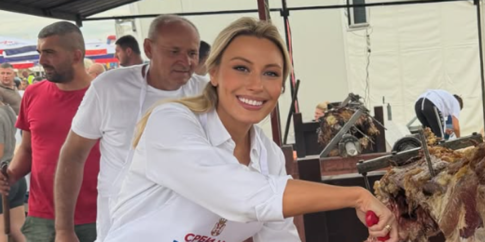 Zanosna lepotica zna sve da radi! Kad Dajana zavrne rukave, ni pečenje nema šanse - Pogledajte hit scenu iz Banovog Polja