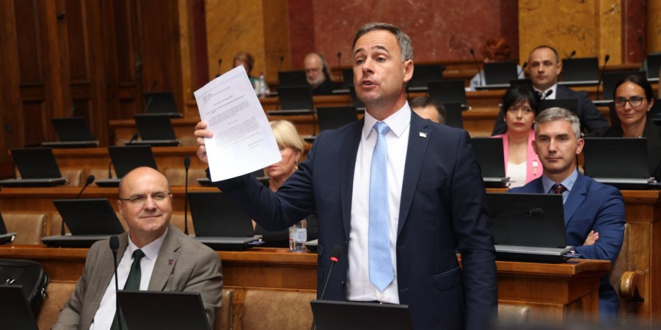 Miki ih ubio u pojam! Blokaderi u neverici zbog govora Aleksića: Mnogo je kume! (FOTO)