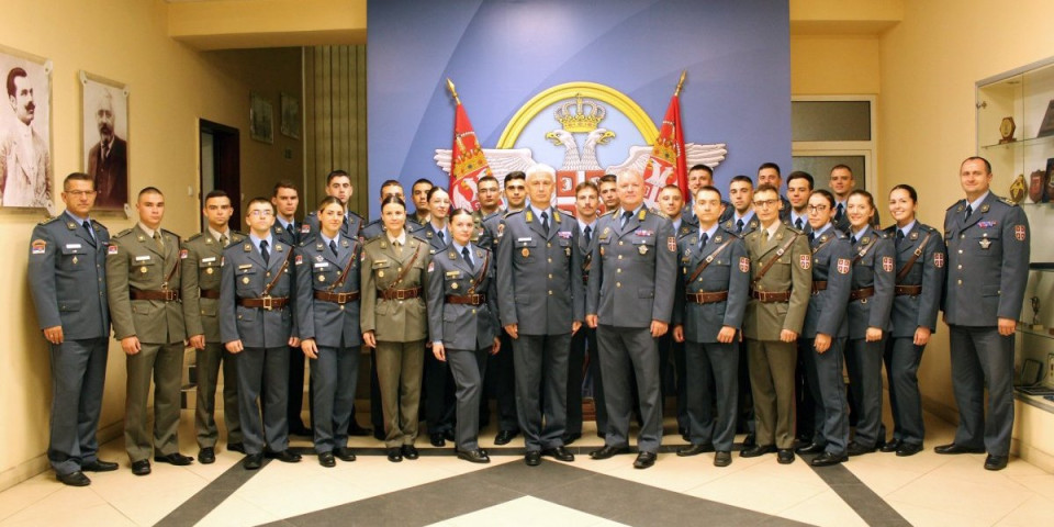 Stigli novi čuvari Srbije! Najmlađi oficiri stupili na dužnost, evo šta ih prvo čeka u vojsici (FOTO)