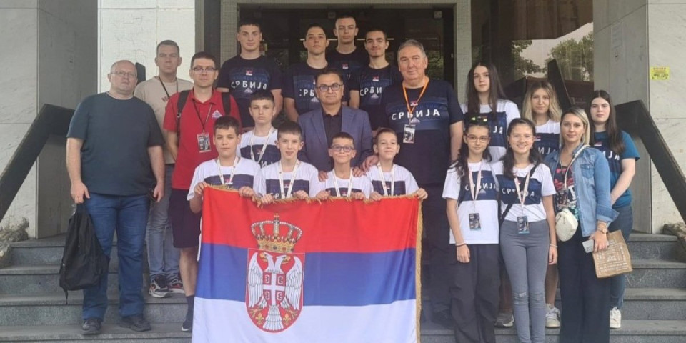 Ambasador Vekić posetio srpske šahiste na Evropskom prvenstvu u Češkoj