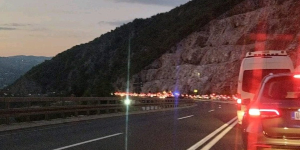"Sumnjam da je to jedini razlog udesa": Točkovi i srča rasuti po kolovozu kod Zlatibora