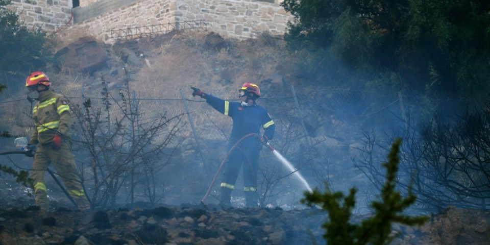 Helikopteri su u pripravnosti: Evo da li postoji rizik od požara u Srbiji