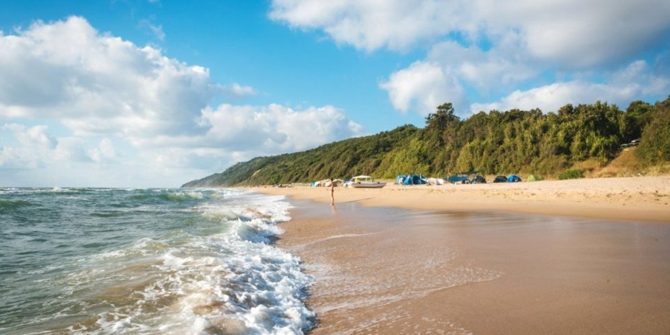 Horor na plaži Mogren: Građani uočili leš kako pluta kraj stena