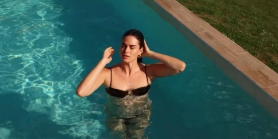 Posle propalog braka sa 15 godina starijim grmi u bikiniju! Sofija se skinula i raspametila jači pol