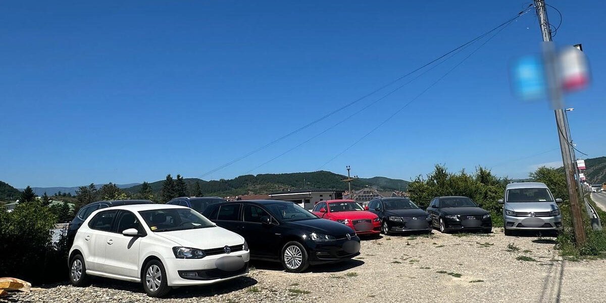 Automobili