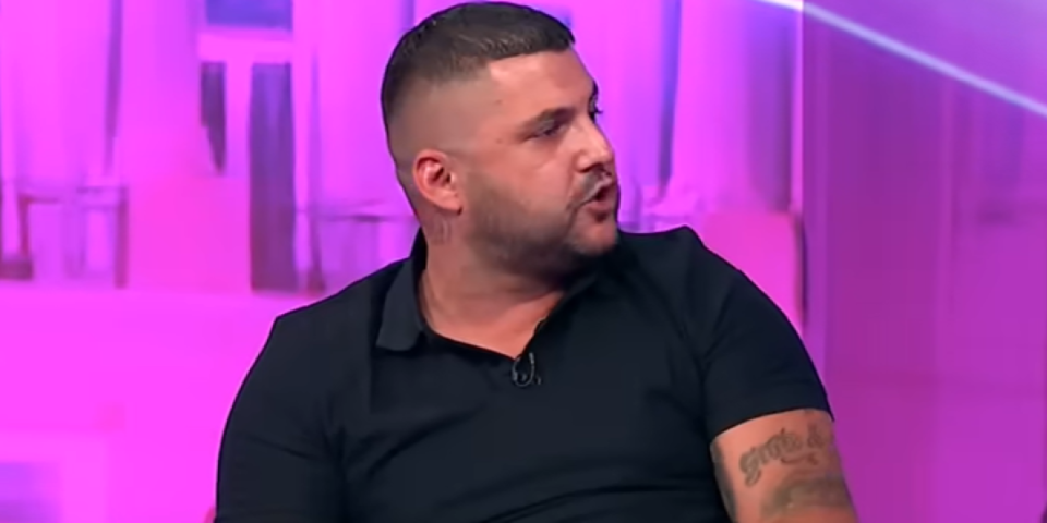 Skandal pred kamerama! Asmin zbog Maje ponizio majku, pa zaurlao na voditelja (VIDEO)