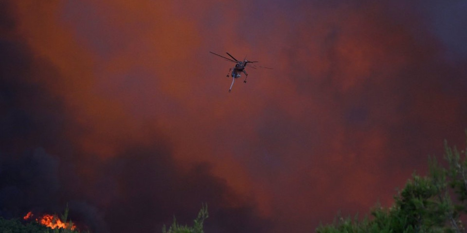 Pilot i koordinator poginuli: Ovo je uzrok sudara dva helikoptera u Grčkoj?! (FOTO/VIDEO)