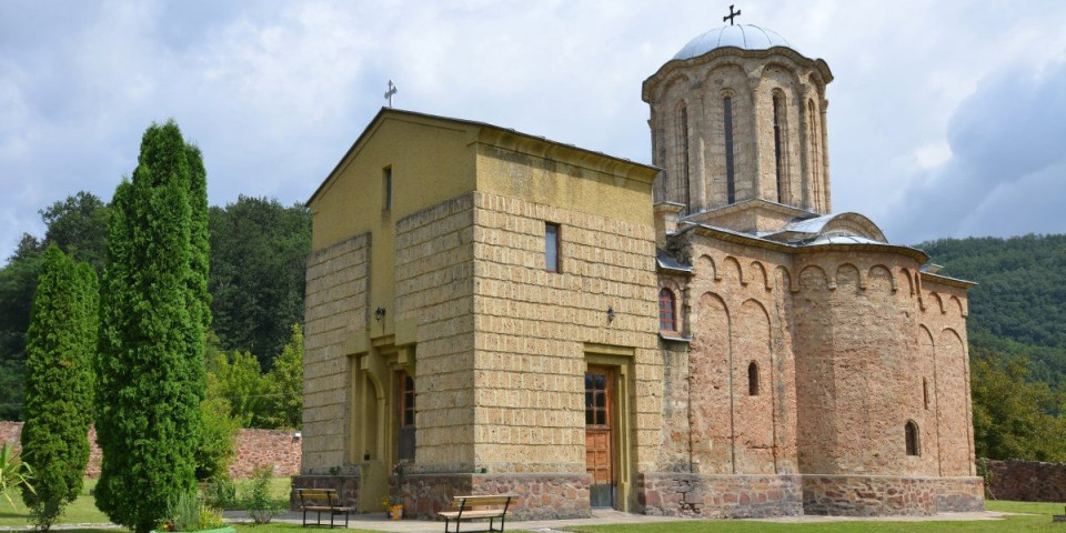 U ovoj srpskoj svetinji bračni parovi se mole samo za jedno: Dođu po blagoslov, a posle godinu dana zahvaljuju se Svetom Sisoju