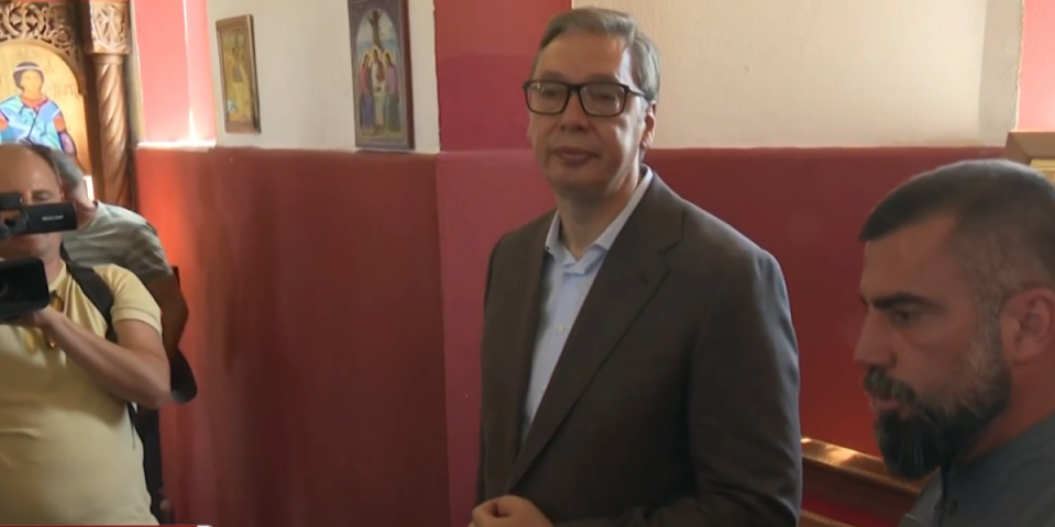 Vučić u Srpskoj! Predsednik Srbije stigao u Novo Selo: Mnogo je stradao ovaj kraj, ovde se ne skida crnina (FOTO, VIDEO)