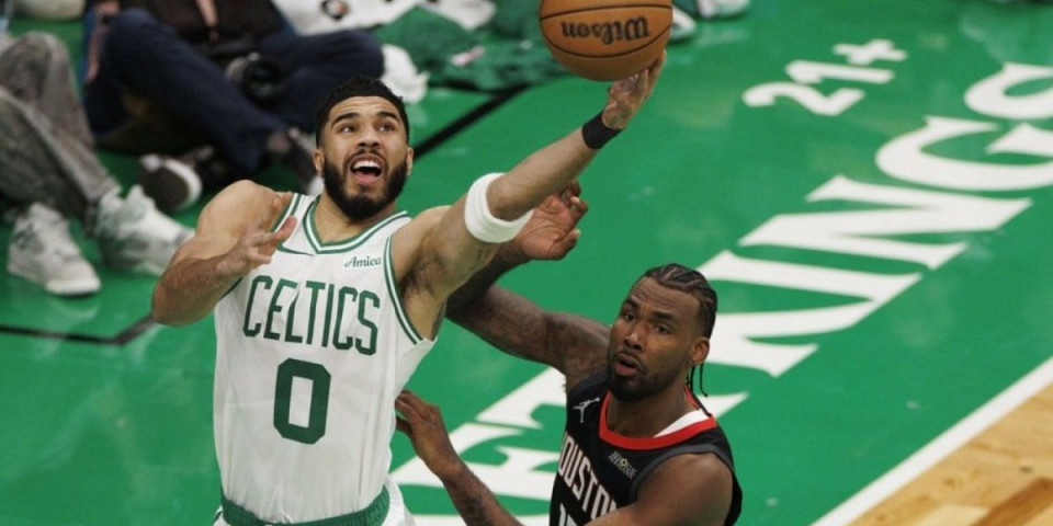 Skandal trese Ameriku: NBA zvezdi devojka pretila smrću, traži zaštitu gde god da igra!