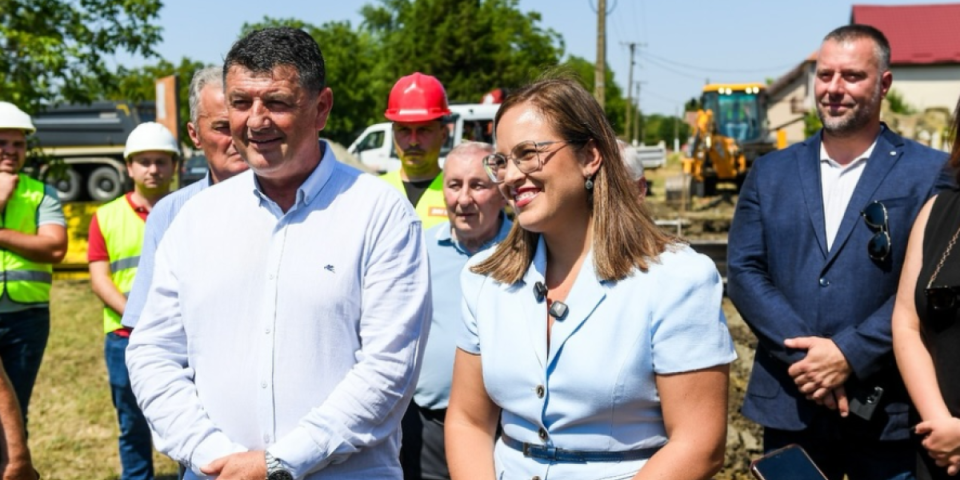 Veliki projekat u Sremu! Ministarka Pavkov obišla radove u Karlovčiću: Svaki građanin je bitan
