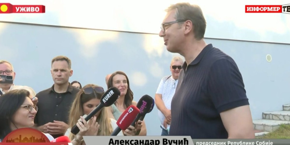 "Hvala svima koji su ovde došli!" Vučić ugostio meštane u dvorištu kuće u Čipuljiću (FOTO/VIDEO)