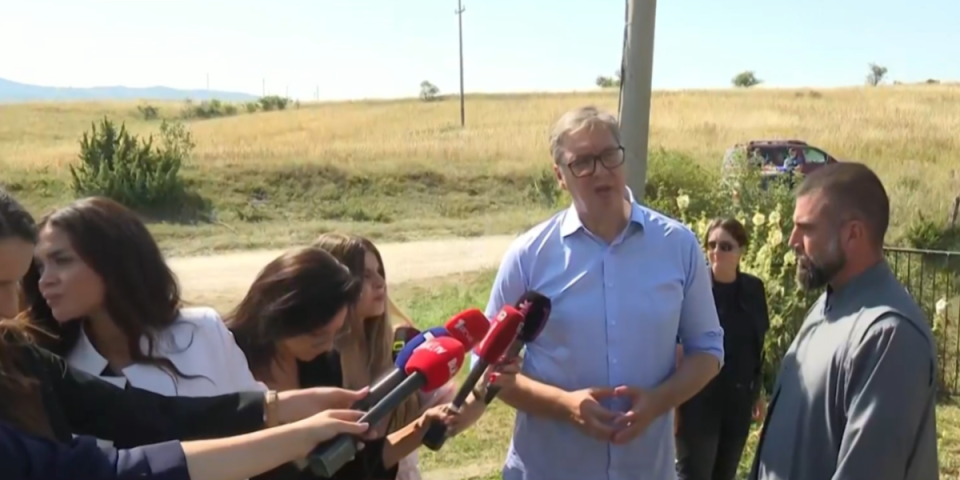 Treći dan posete Srpskoj! Vučić u Donjem Malovanu: Neka oni kače ratne zastave, mi ćemo da se bavimo napretkom (VIDEO)