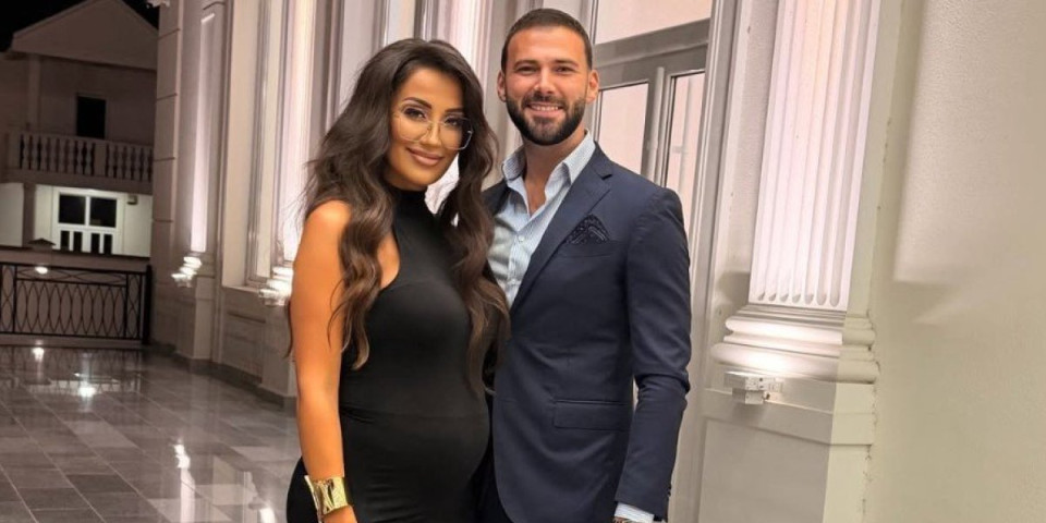 Marko Gačić pozirao sa trudnom ljubavnicom: Pozirali srećni, ali jedna stvar ih je odala - Uplašeni su!
