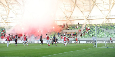 Da li je moguće?! Kakav kiks Zvezde, Hapoel iskoristio glupost Mateusa i Lukasena (VIDEO)