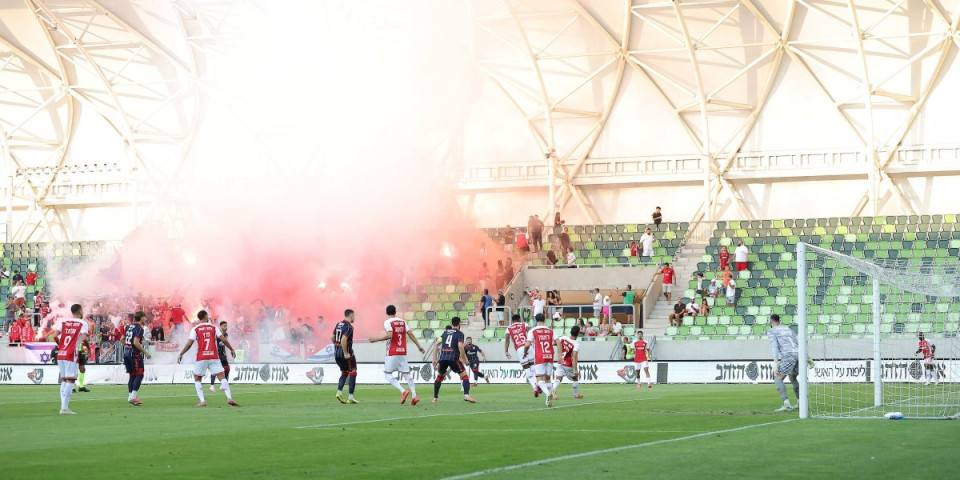 Da li je moguće?! Kakav kiks Zvezde, Hapoel iskoristio glupost Mateusa i Lukasena (VIDEO)