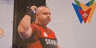 Smiljanić pokorio Evropu: Podigao 220 kilograma iz prvog pokušaja i osvojio zlato