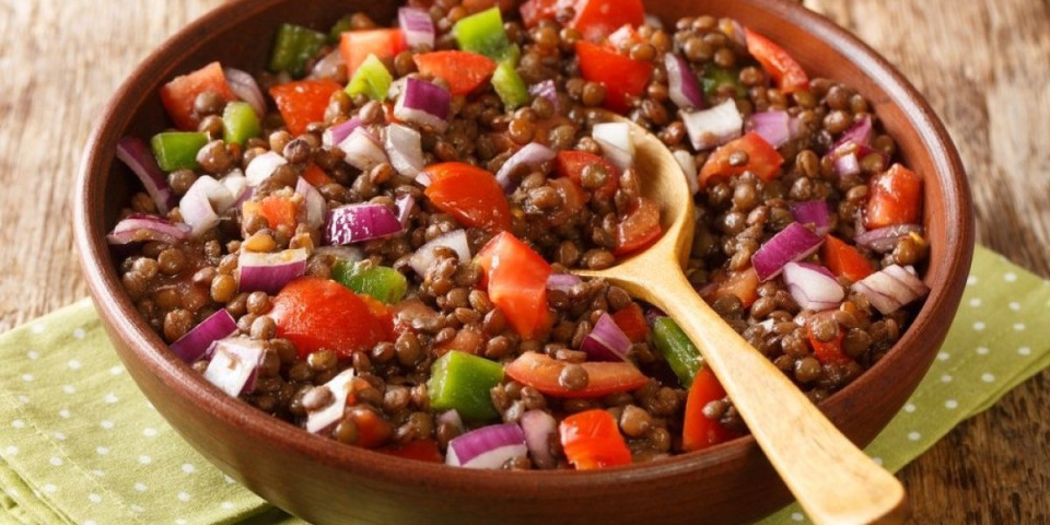 Obrok salata gotova za 15 minuta: Ukusna i zasitna - treba vam samo par sastojaka