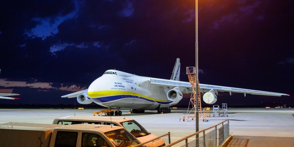 Pojavile se fotografije: Dron cijao ukrajinski Antonov pun municije?! Šok detalji incidenta na nemačkom aerodromu!