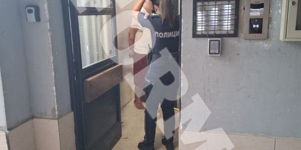Za vreme uviđaja bio na mestu zločina! Uhapšen muškarac koji je ubio majku na Novom Beogradu