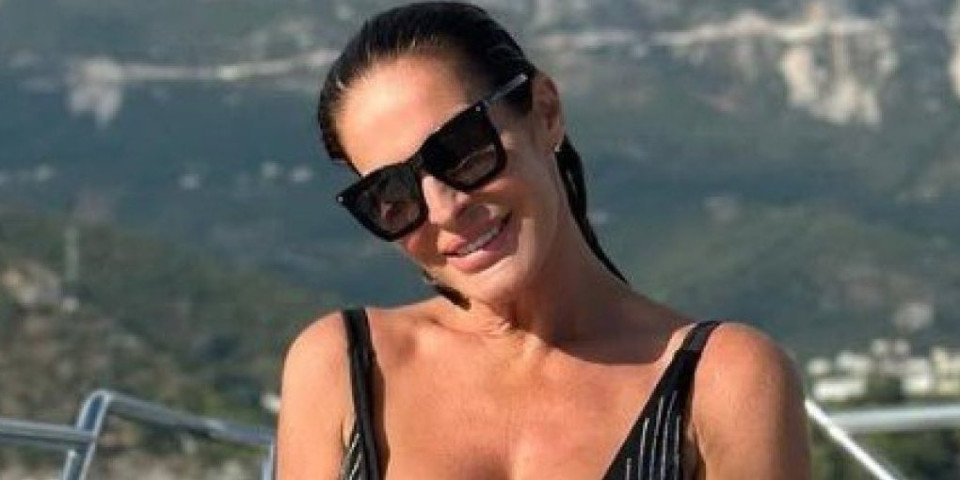 Ko je, bre, baba? Milena Kačavenda pokazala poprsje i klinkama iz rijalitija zapušila usta - Ovako treba da izgleda ribetina
