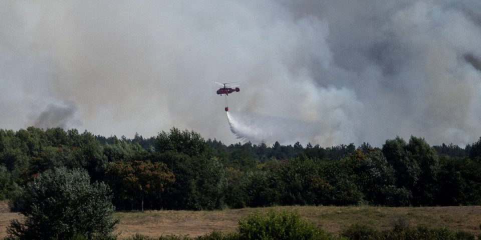 Aktivno 12 požara u Srbiji: Satelit ne očitava žarišta u Deliblatskoj peščari po prvi put