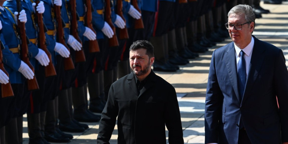 "Je*eš taj ukrajinski ološ, spalite ih": Strašnije ne može - Albanci u Prištini krenuli u opšti udar na Zelenskog, ređaju se pozivi na linč (FOTO)