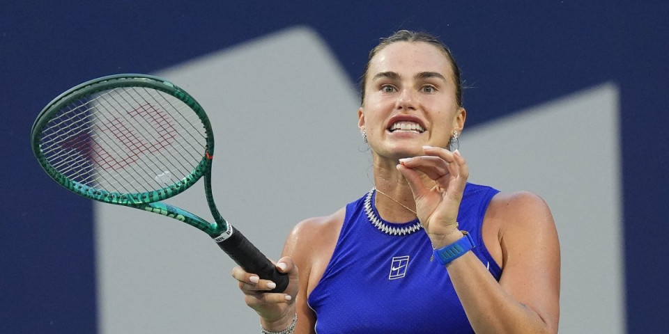 Sabalenka opet u centru skandala! Ponizila skupljača loptica, navijači pobesneli