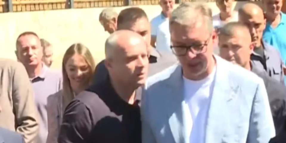 Vučić na Kamenoj Gori preslišao direktora Srbijašuma: Ne pravimo se da se ništa nije desilo, narod se žali na balvane! (FOTO)